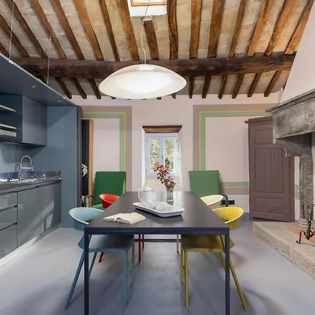 La Rassinata 12, Emma Vila Arezzo