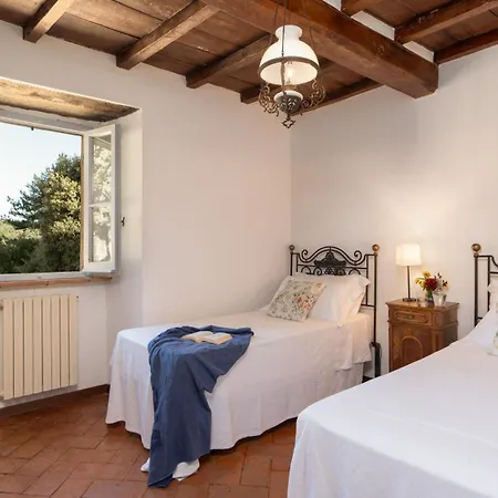 La Rassinata 8, Emma Villa